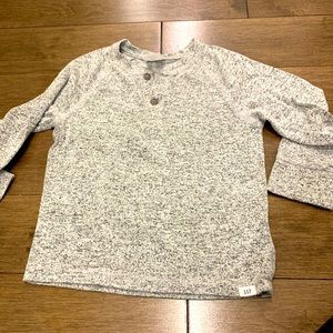 Gap size 3t long sleeve shirts.